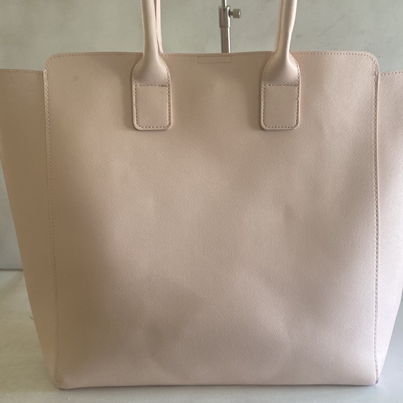 Vince Camuto blush pink large tote double handles cut out design - Picture 9 of 16